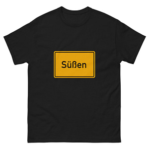 Ein klassisches Herren-T-Shirt mit dem Wort Suden darauf.