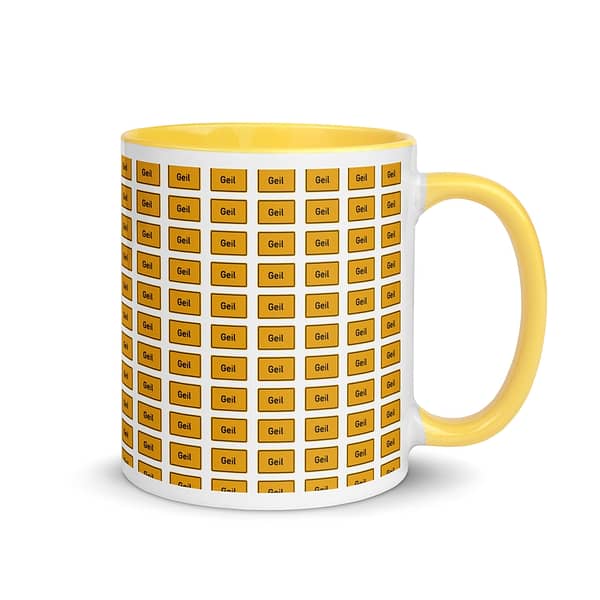 Eine gelbe Tasse mit farbiger Innenseite und einem Muster aus Quadraten.