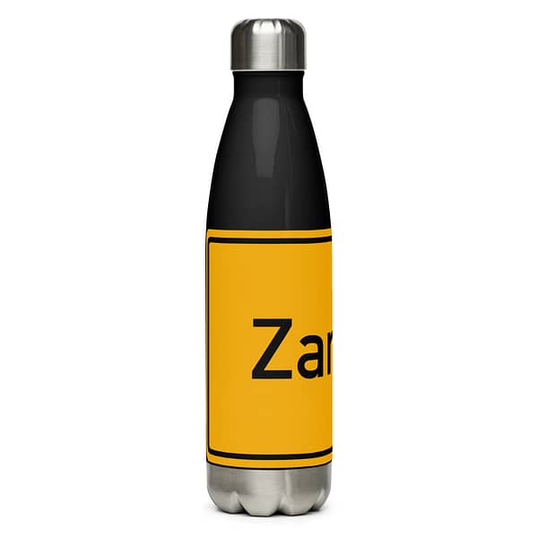 Eine schwarze und gelbe Edelstahl Trinkflasche mit dem Namen Zachary.